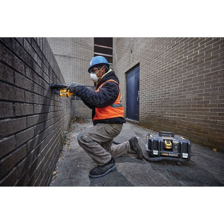 DEWALT 60V MAX Brushless 4-1/2 Inch - 6 Inch Cordless Grinder Kit DCG418MX1